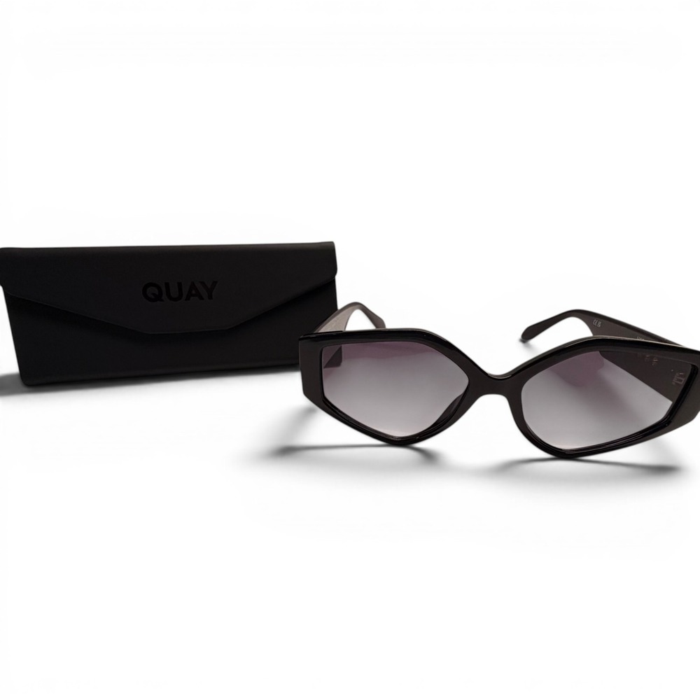 Quay Australia Hot Gossip Sunglasses Black Geometric Cat Eye Studs 57-17-145